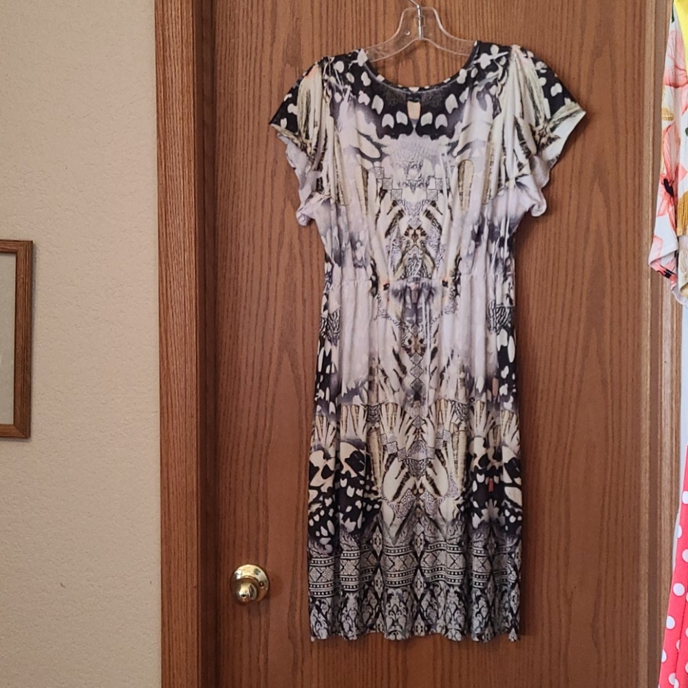 Dress - Picture 4 of 4